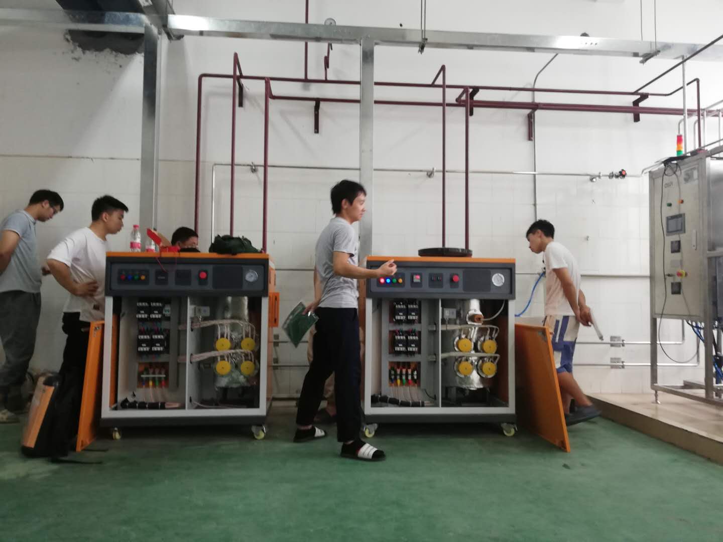 醫藥製藥行業使用糖心VLOG免费版污蒸汽發生器進行純水處理設備管道消毒