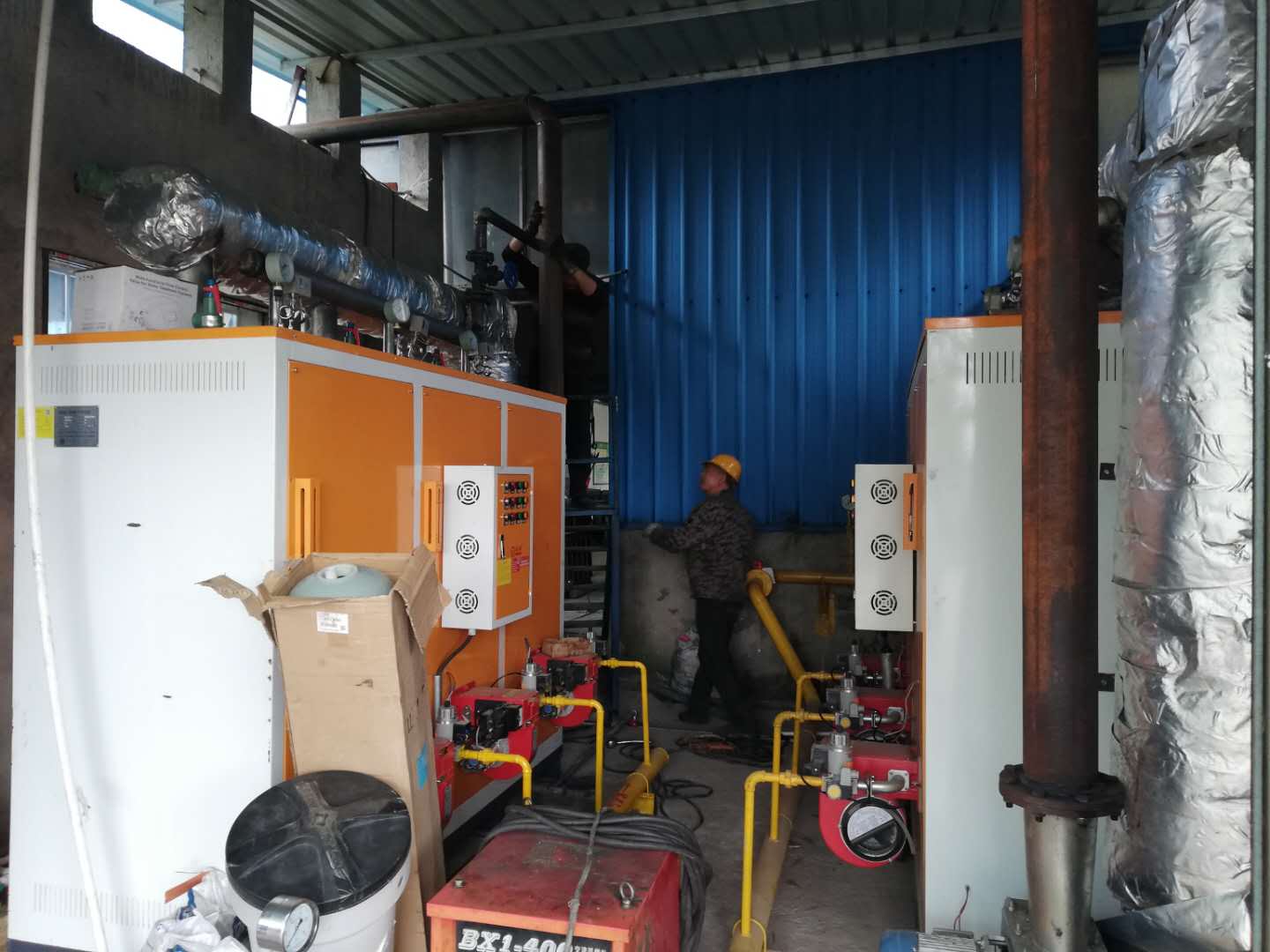 石油管道廠家使用糖心VLOG免费版污蒸汽發生器進行除鏽