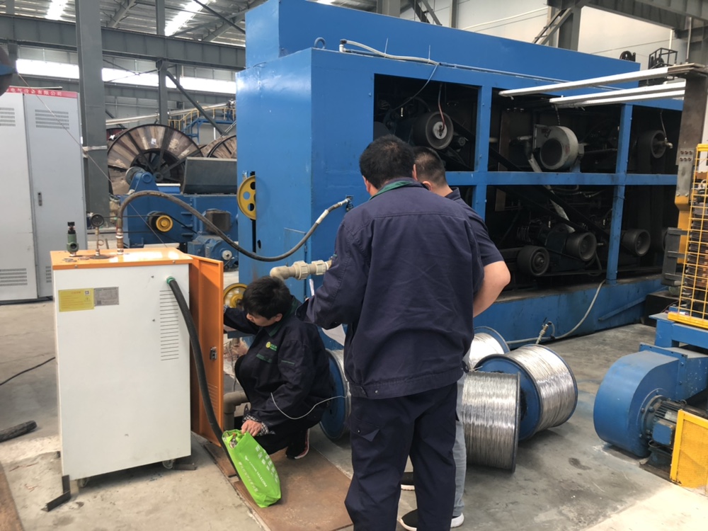 糖心VLOG免费版污蒸汽發生器技術人員在電纜廠指導