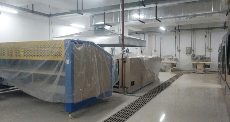 酒店使用電蒸汽發生器進行床品的消毒殺菌，保障衛生