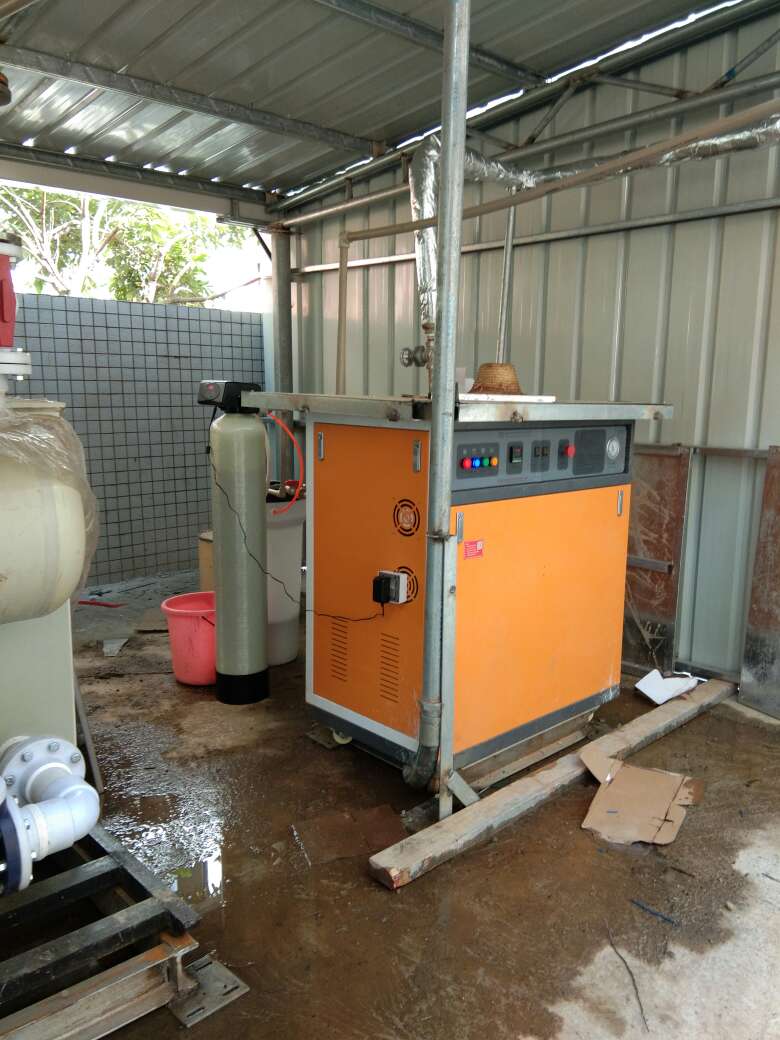 使用全自動蒸汽發生器控製發酵溫度，為可降解餐具生產保駕護航