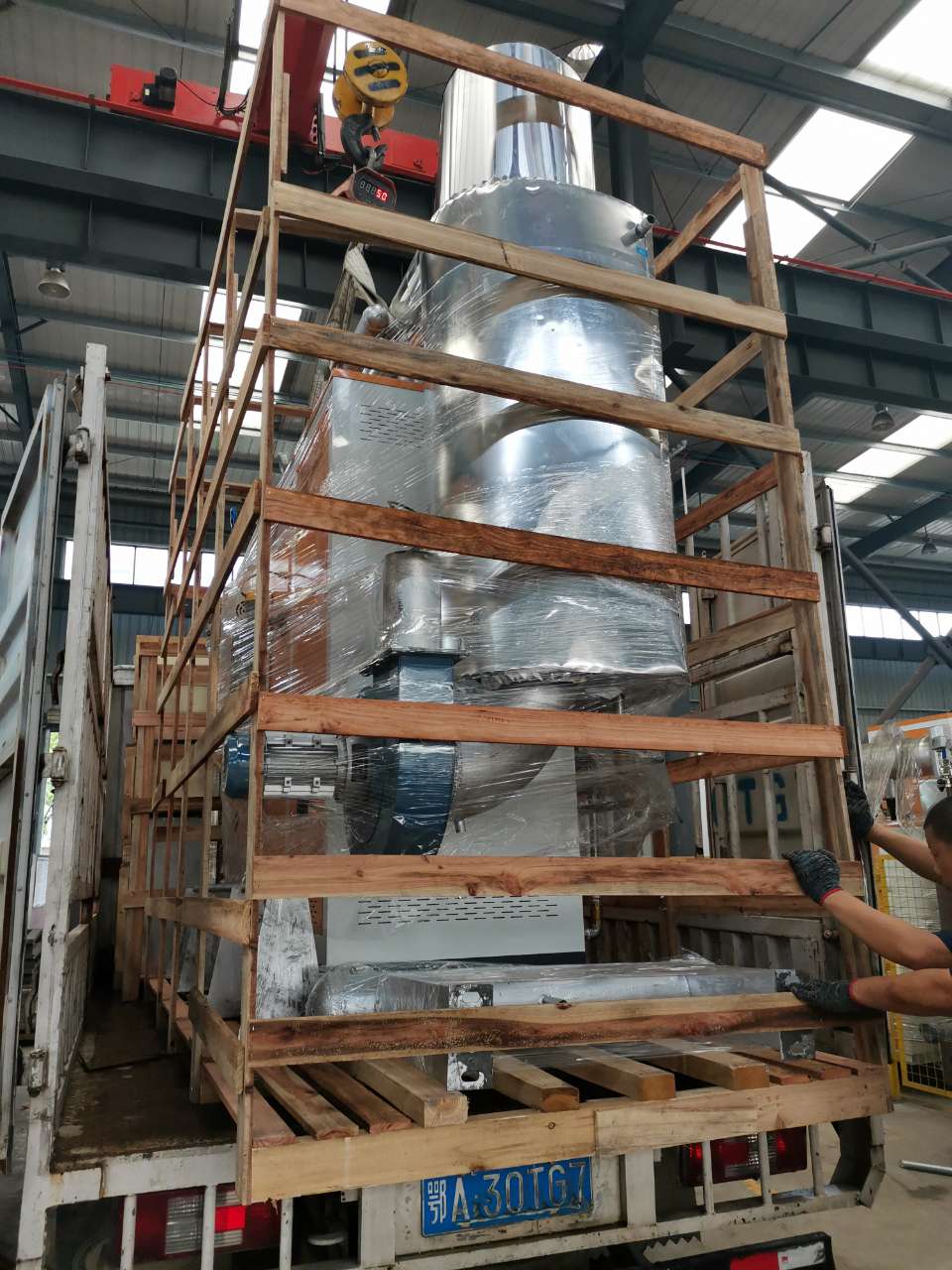 江蘇酒店洗衣房糖心视频黄色网站打包好上車